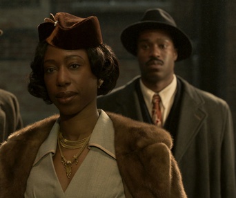 Une scène du film The Outfit