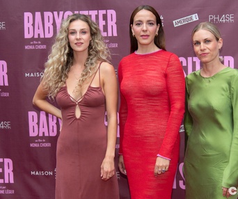Sur le tapis rouge du film Babysitter