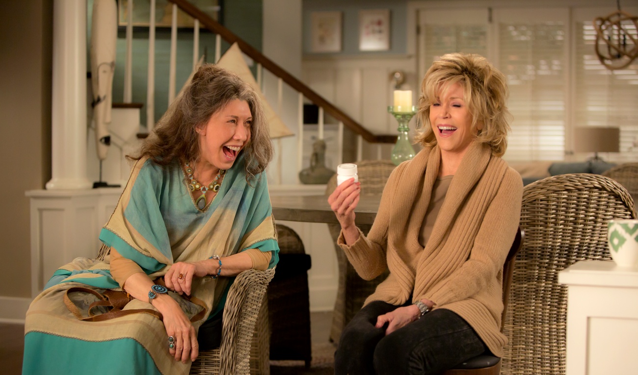 Grace and Frankie de Netflix renouvelée pour une 2e saison grâce à Miley Cyrus