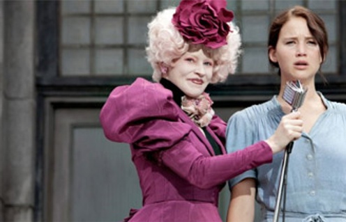 Elizabeth Banks et Jennifer Lawrence dans The Hunger Games