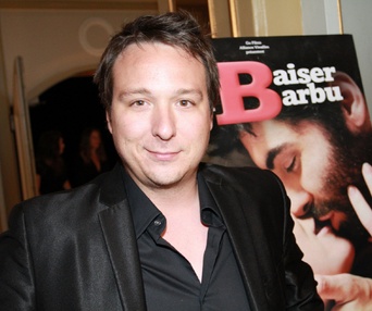 Sur le tapis rouge du film Le baiser du barbu