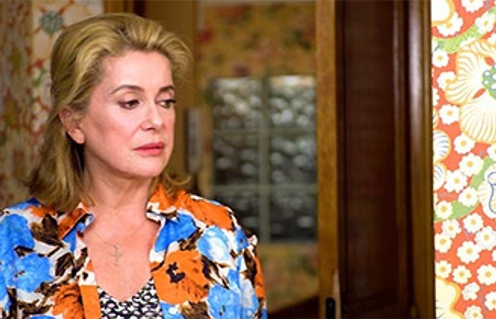 Catherine Deneuve dans RER