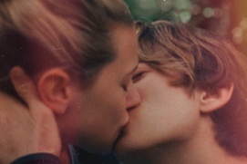 Affiche du film Chemical Hearts Affiche du film Chemical Hearts