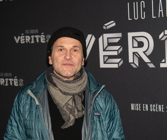 Tapis rouge du spectacle Vérités de Luc Langevin - Première à Montréal le 16 novembre 2022