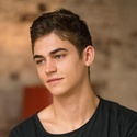Photo de Hero Fiennes Tiffin