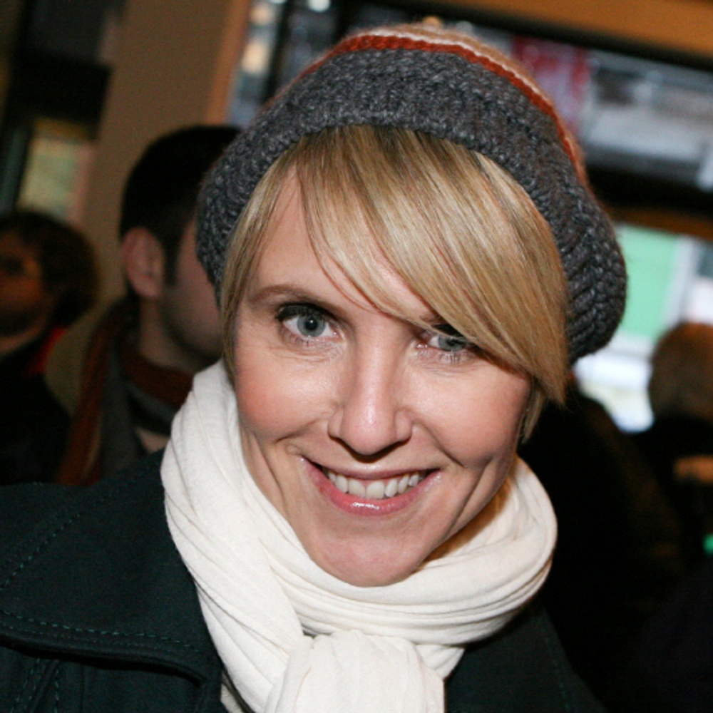 Pénélope McQuade sur le tapis rouge de Dédé à travers les brumes