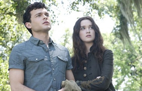 Alden Ehrenreich et Alice Englert dans Beautiful Creature