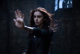 Une scène du film The Mortal Instruments: City of Bones Une scène du film The Mortal Instruments: City of Bones