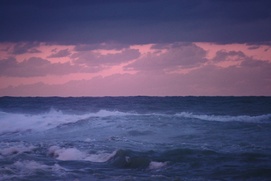 Une scène du film La mer entre nous Une scène du film La mer entre nous