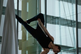 Une scène du film L'acrobate