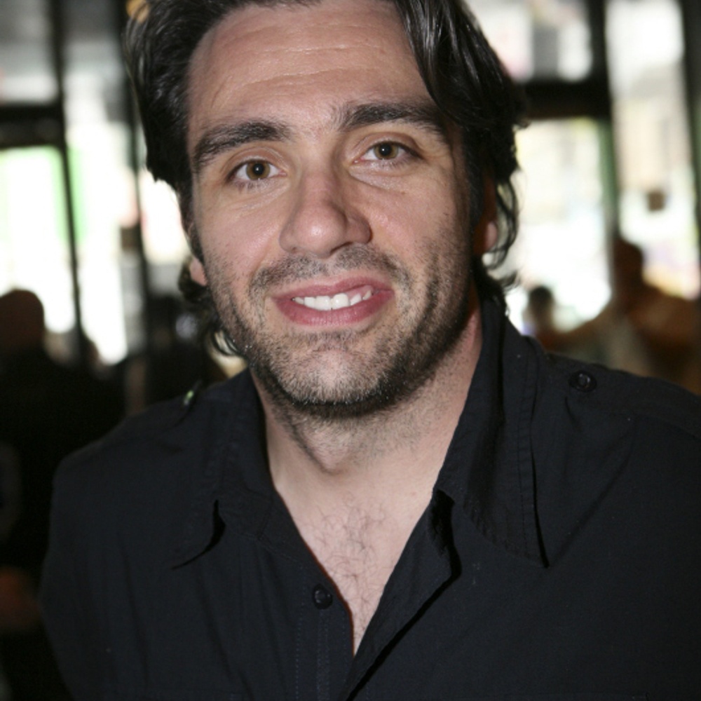 Joël Bouchard sur le tapis rouge du film Le cas Roberge
