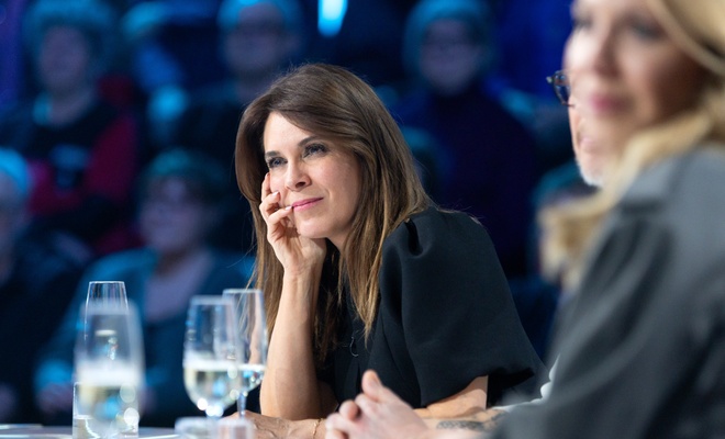 Image de l'article Trois comédiennes s'enflamment pour un baiser de Claude Legault