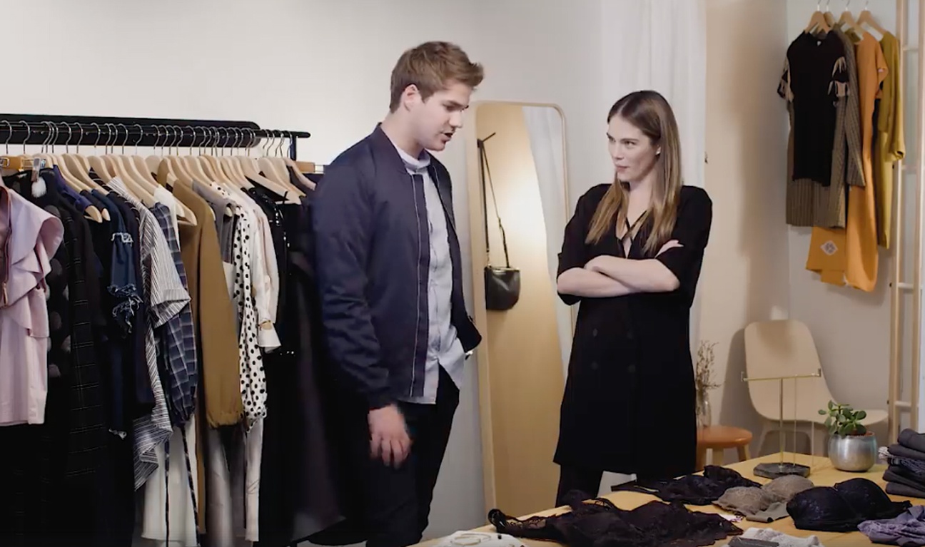 Julien Lacroix veut séduire Maripier Morin dans cette capsule et c'est drôle!