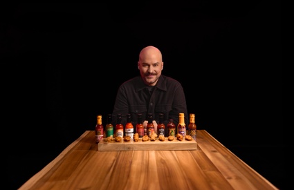 Marc-André Grondin pour <em>Hot Ones Québec</em> (2026)