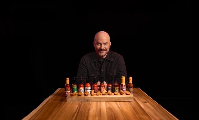 Marc-André Grondin pour <em>Hot Ones Québec</em> (2026)