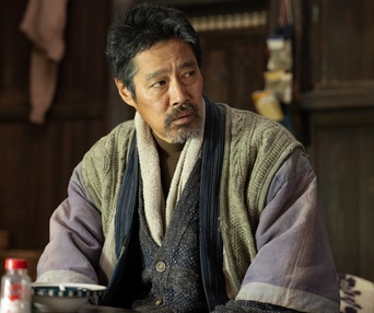 Image du film Two Seasons, Two Strangers