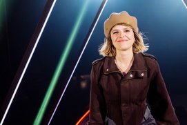 Sarah-Jeanne Labrosse dans Révolution S7 Sarah-Jeanne Labrosse dans Révolution S7