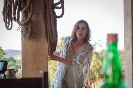 Images du film Don't Let's Go to the Dogs Tonight