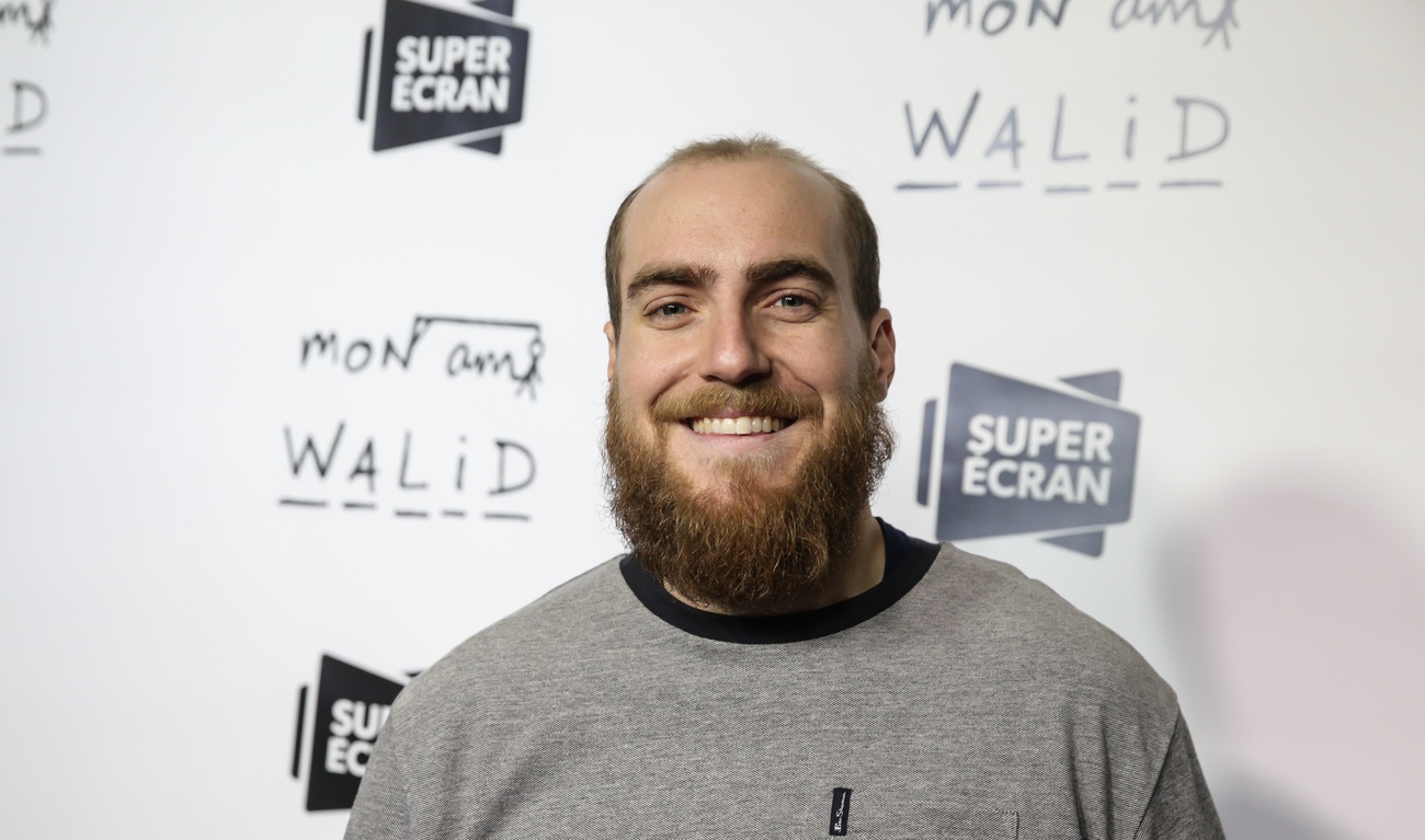Beaucoup d'amis humoristes assistent à la première du film Mon ami Walid