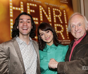 Sur le tapis rouge du film Henri Henri