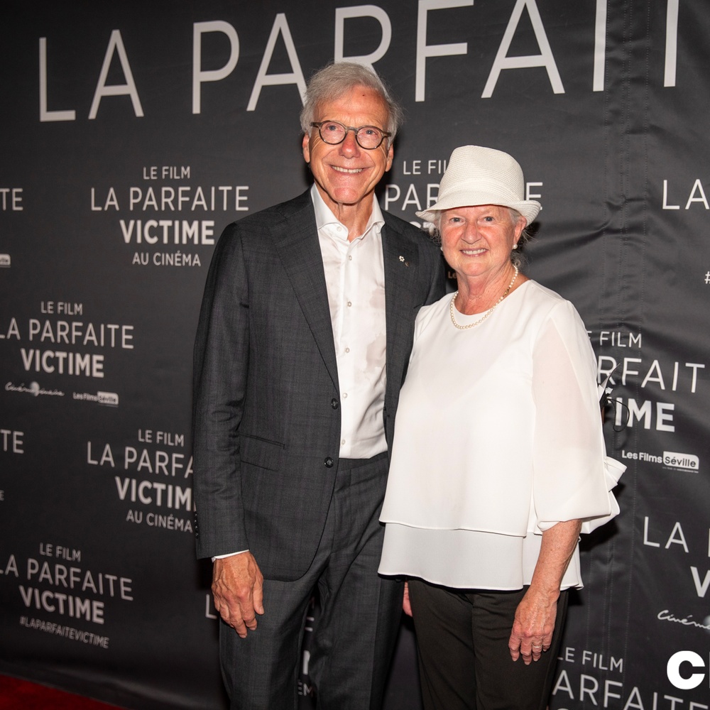 Sur le tapis rouge du film La parfaite victime
