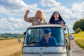 Une scène du film La bonne épouse Une scène du film La bonne épouse