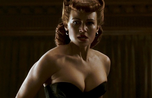 Carla Gugino dans Watchmen