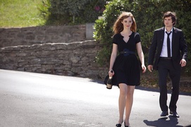 Une scène du film L'amour dure trois ans