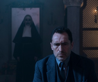 Une scène du film The Nun