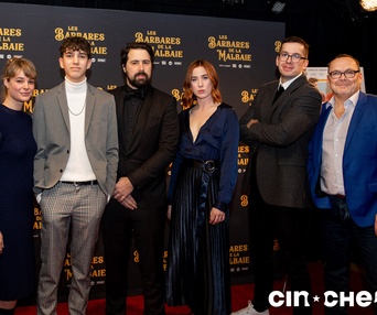 Sur le tapis rouge du film Les Barbares de La Malbaie