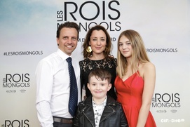 Sur le tapis rouge du film Les rois mongols