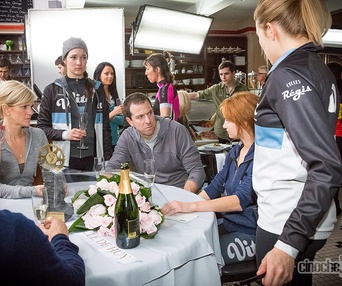 Sur le plateau de Le temps des roses