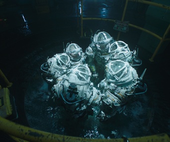 Une scène du film Underwater