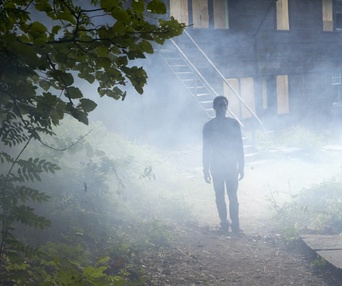 Une scène du film It Comes At Night