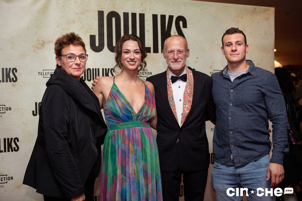 Sur le tapis rouge du film Jouliks
