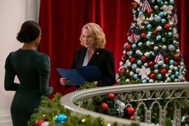 Une scène du film Operation Christmas Drop