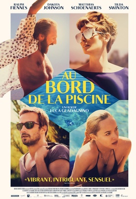 Au bord de la piscine