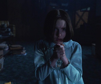 Une scène du film Annabelle Comes Home