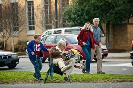 Une scène du film Jackass Presents: Bad Grandpa Une scène du film Jackass Presents: Bad Grandpa