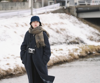 Image du film Two Seasons, Two Strangers