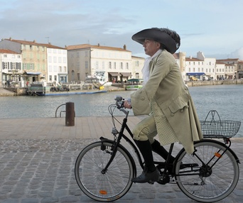 Une scène du film Molière à bicyclette