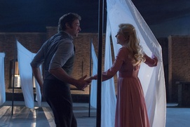 Une scène du film The Greatest Showman Une scène du film The Greatest Showman
