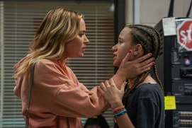 Une scène du film Pain Hustlers