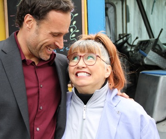 Sur le plateau du film La Sacrée