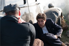 Une scène du film Les hommes libres Une scène du film Les hommes libres