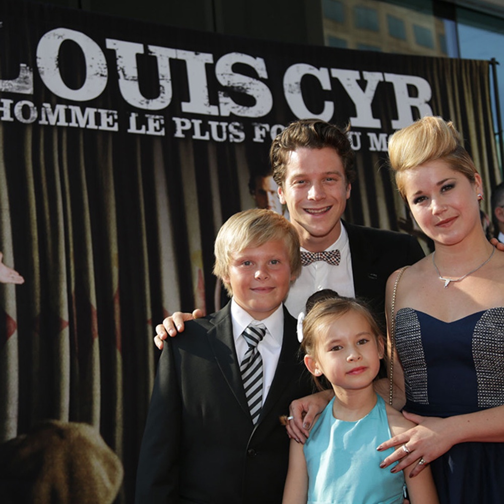 Sur le tapis rouge de Louis Cyr : L'homme le plus fort du monde