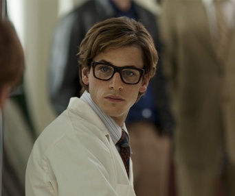 Une scène du film Saint Laurent