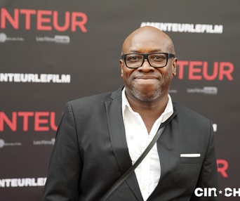 Sur le tapis rouge du film Menteur