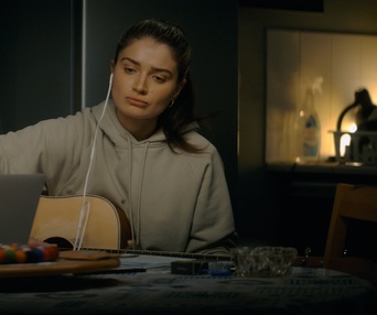 Une scène du film Flora and Son