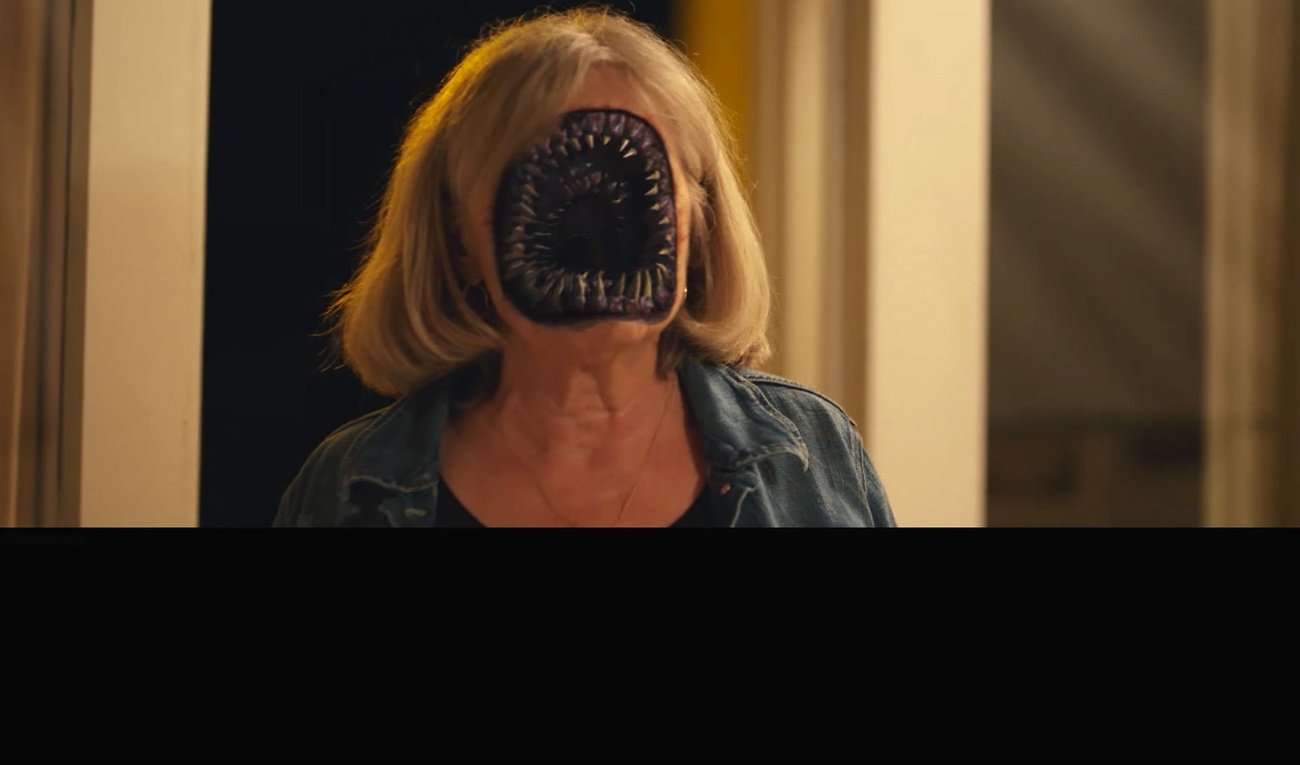 Micheline Lanctôt est un alien dans le nouveau vidéoclip de Karim Ouellet